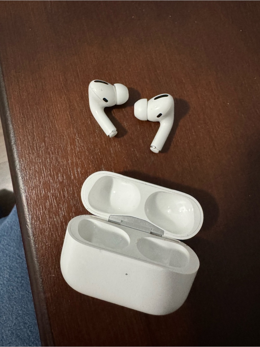 Apple AirPods Pro Wireless Earbuds in White with Charging Case